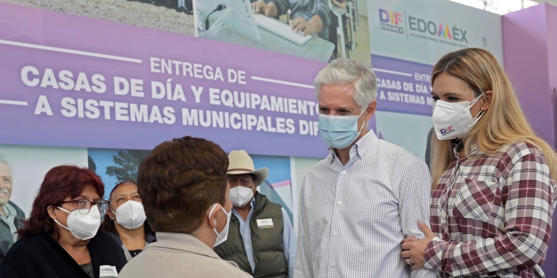 El gobernador Alfredo del Mazo y su esposa, Fernanda Castillo, ayer.