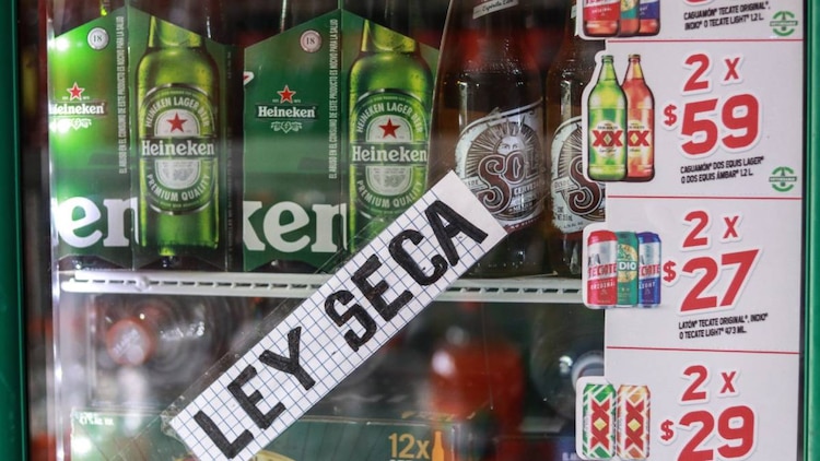 La restricción de venta de alcohol es determinada por el Ayuntamiento de Huixquilucan.