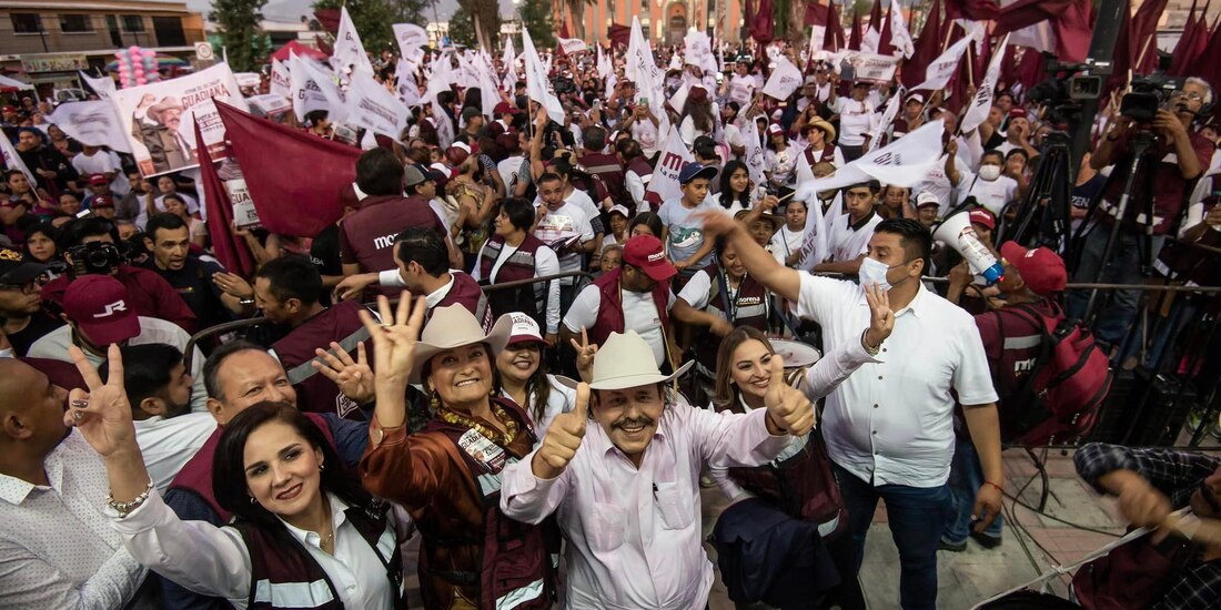 Armando Guadiana, candidato de Morena a la gubernatura de Coahuila en su cierre de campaña.