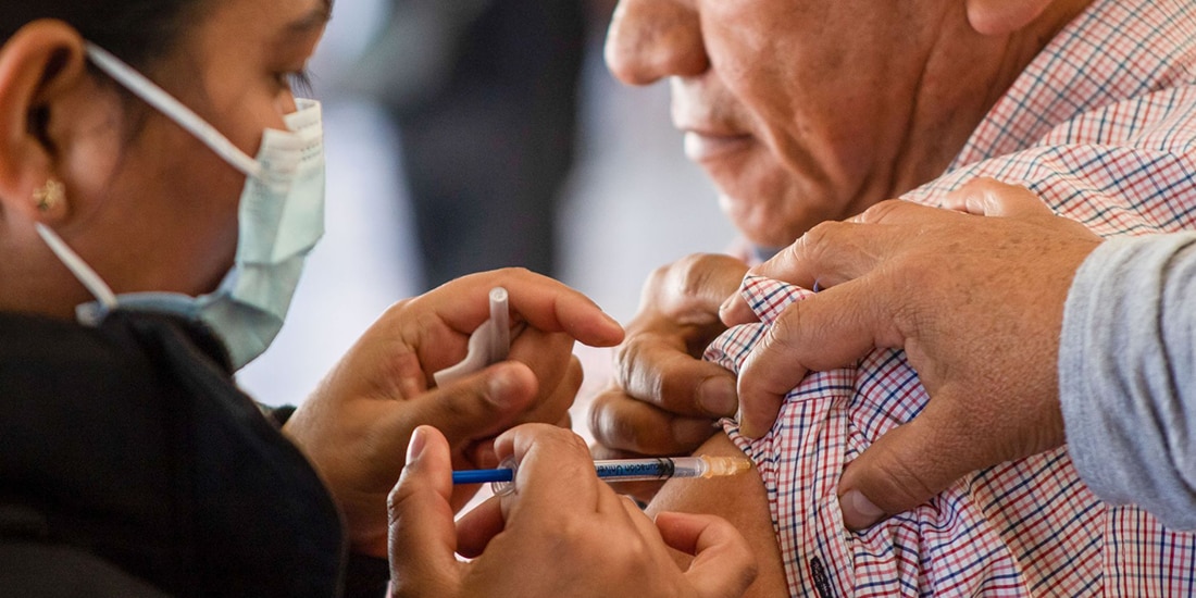 Aplicación de dosis de vacuna contra el Sarampión