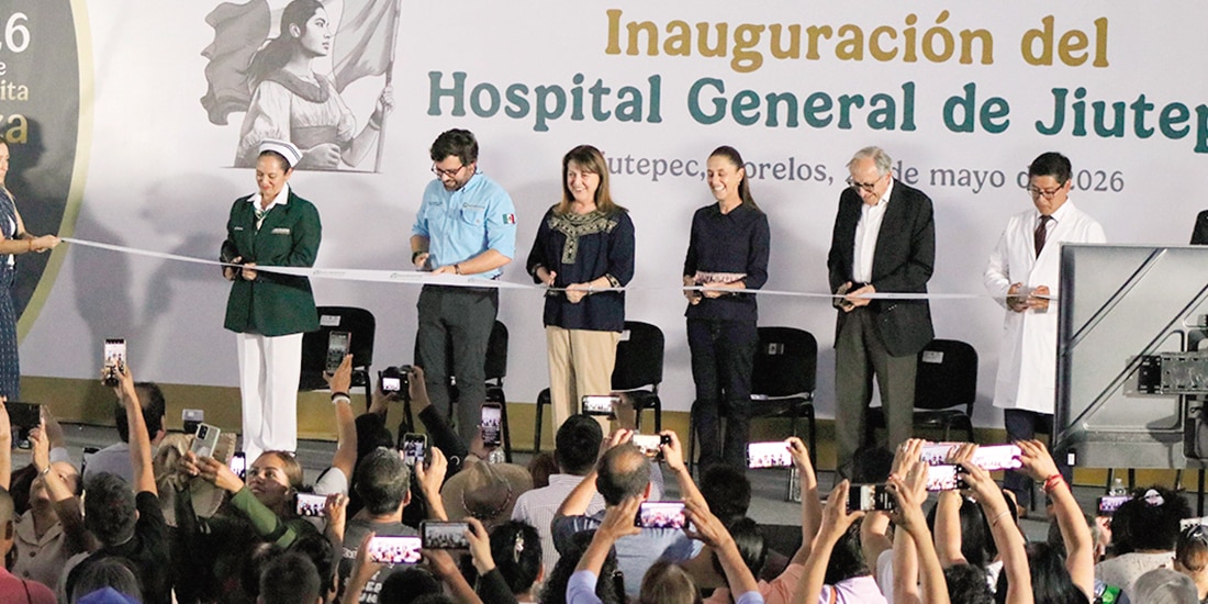 La Presidenta Claudia Sheinbaum (de negro), ayer, en Morelos