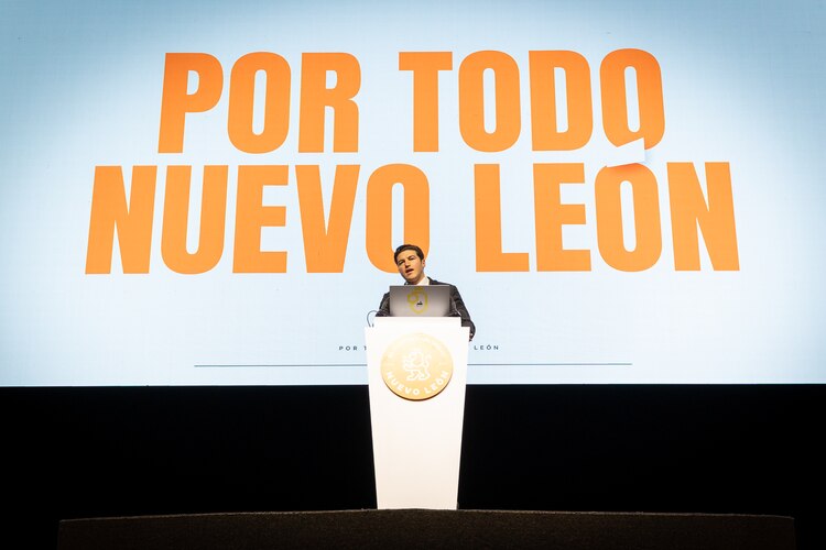 El gobernador Samuel García sorteó la crisis hídrica en Nuevo León.