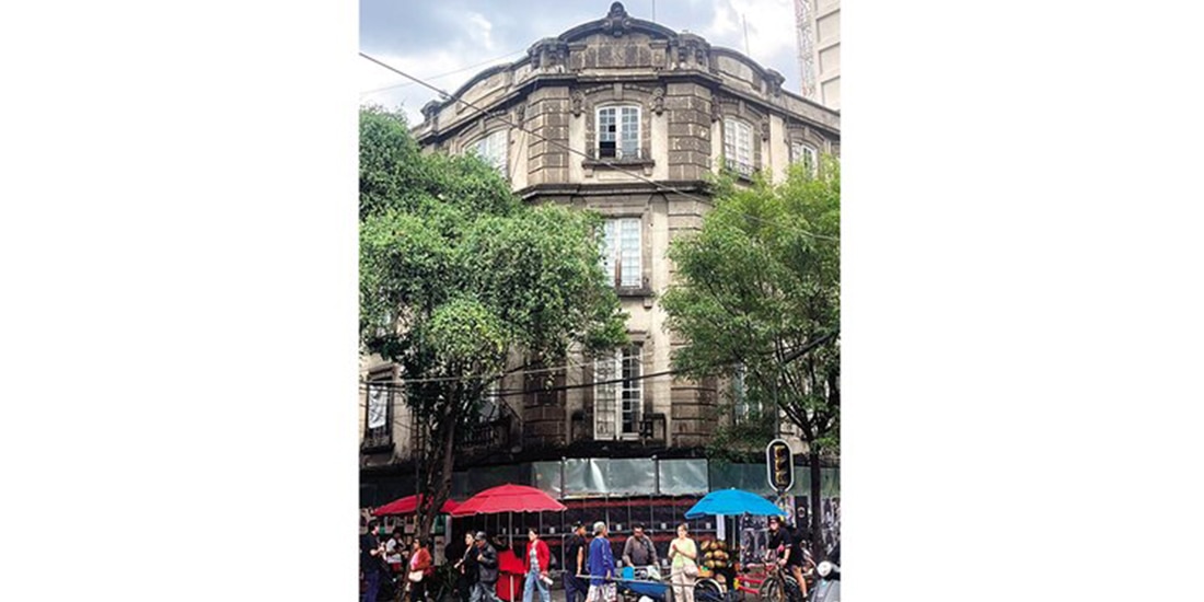 Fachada del Edificio Francia, en Álvaro Obregón 131, Roma.