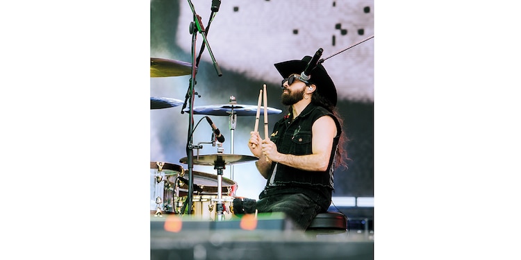 Jay de la Cueva le dijo adiós a Molotov.