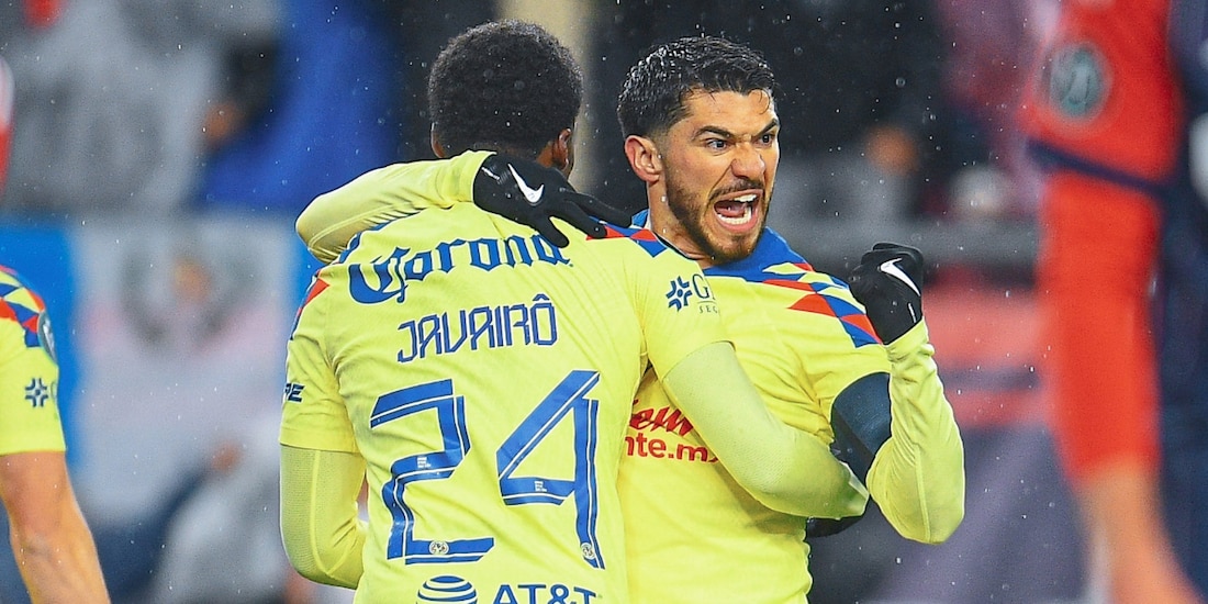 Henry Martin festeja gol con América en los cuartos de final de la Concachampions
