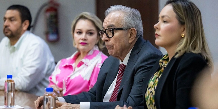 El gobernador de Sinaloa, Rubén Rocha, retomó actividades el pasado 21 de agosto; horas depués, volvió a pedir licencia.
