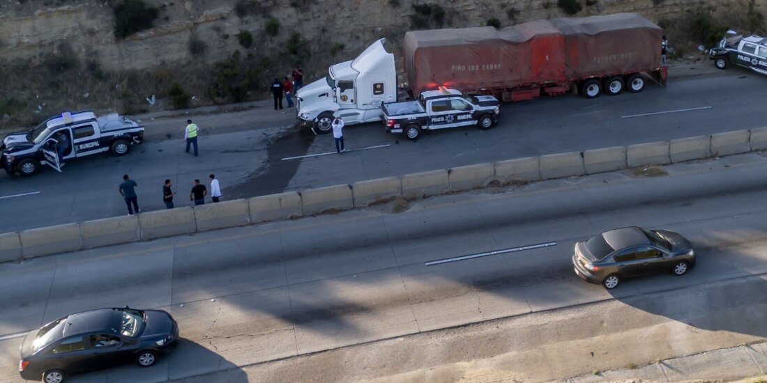 Un tráiler entre los límites de Tijuana y Rosarito, en imagen de archivo.