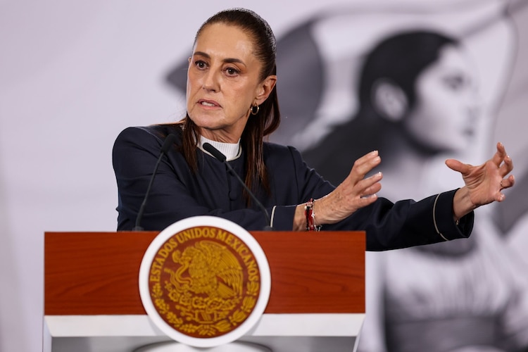 Claudia Sheinbaum afirmó que la propuesta no pretende convertir al INE en una autoridad investigadora.