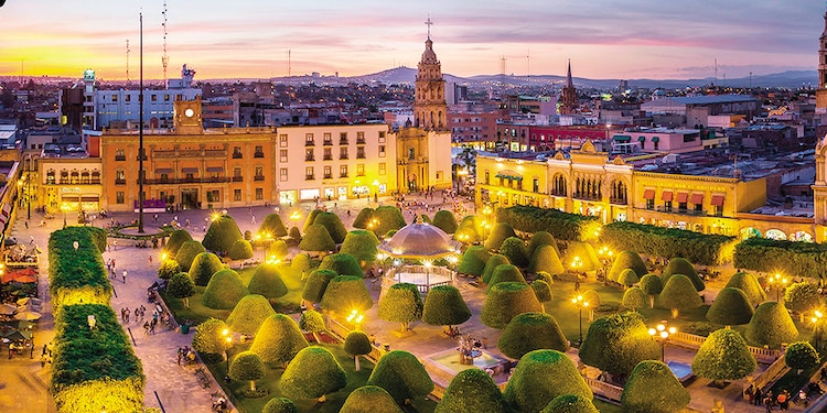La Plaza de los Mártires, en León, es de las más representativas de la ciudad.