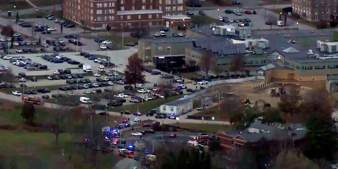 Esta imagen tomada de un video muestra el hospital Nueva Hampshire, el viernes 17 de noviembre de 2023, en Concord, Nueva Hampshire. Una balacera en este hospital concluyó con la muerte del sospechoso, indicó la policía.