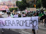 CIUDAD DE MÉXICO, 19NOVIEMBRE2021.- Estudiantes y académicos del Centro de Investigación y Docencia Económicas (CIDE) protestaron al exterior de las oficinas del Consejo Nacional de Ciencia y Tecnología (Conacyt), para exigir la destitución de su director interino, José Antonio Romero Tellaech.
FOTO: ARMANDO MONROY/CUARTOSCURO.COM