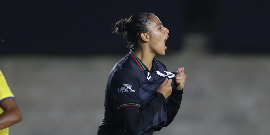Paola García festeja el gol con el que México venció a Colombia en Santo Domingo 2026.