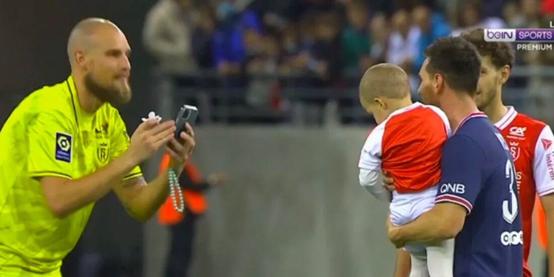 El portero del Reims le pidió una foto a Lionel Messi