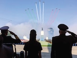 SHEINBAUM, ayer, con el almirante Morales y el general Trevilla.