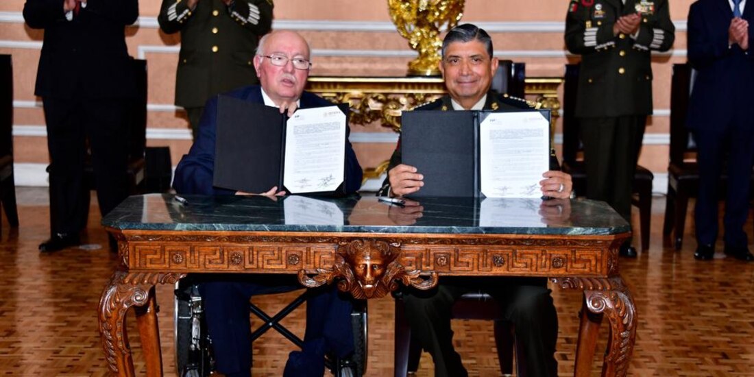 David Rogelio Colmenares y Luis Cresencio Sandoval.