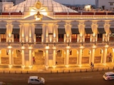 ASPECTOS de la sede del Ejecutivo remodelada, con iluminación moderna, mármol en pisos y acabados de alta aplicación