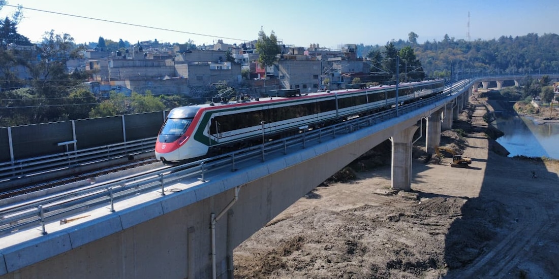 El Tren Insurgente, que corre en el Poniente de CDMX rumbo al Edomex.