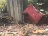 Tráiler vuelca en la carretera México - Toluca y genera filas de 2.5 kilómetros.