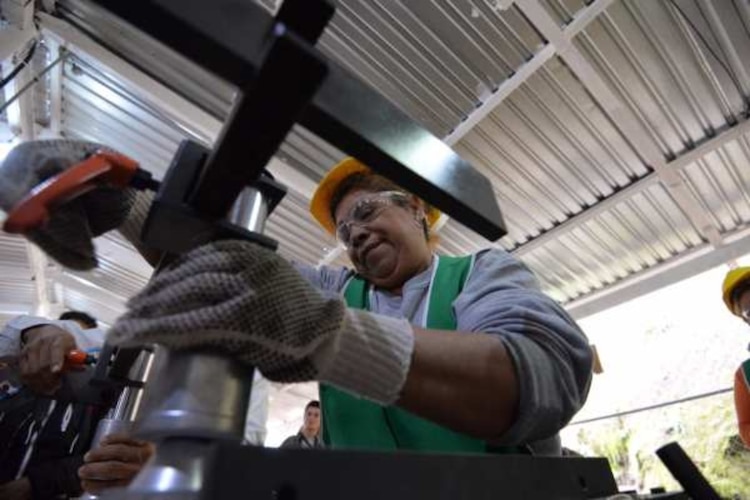 El ICE de las industrias manufactureras se mantuvo en el mismo nivel que en junio