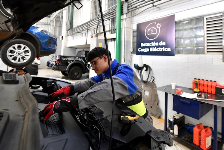 Además del automotriz, el grupo también destaca en el ámbito de medios de comunicación, infraestructura, gastronomía y salud