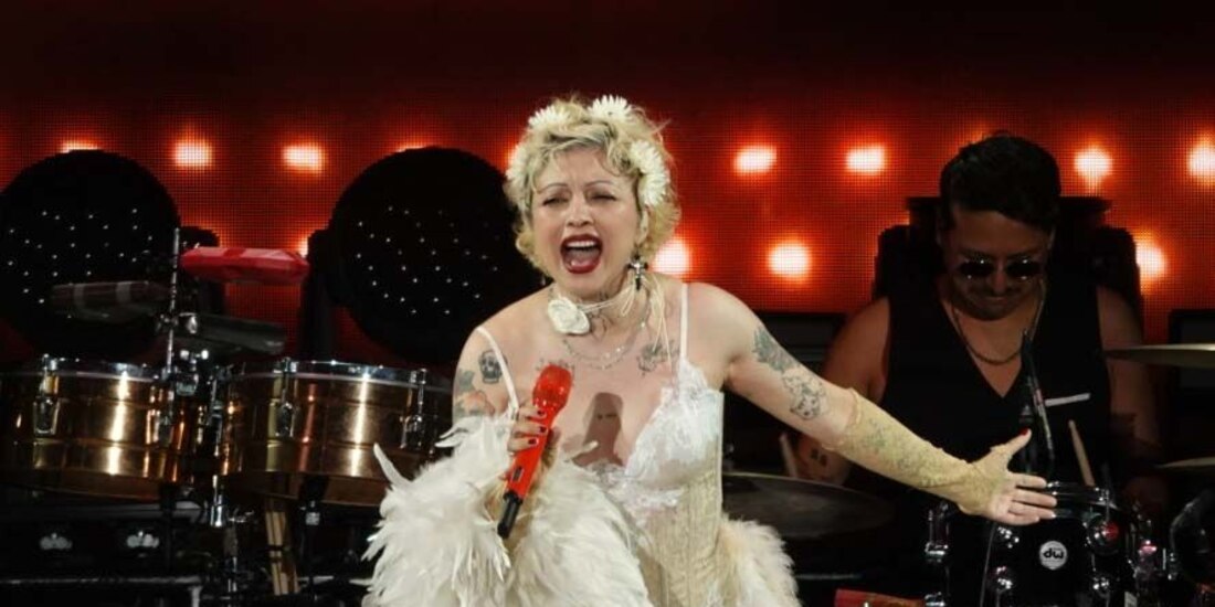 Mon Laferte fue la única mujer que estuvo entre los headliners del Vive Latino este año