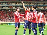 Cristian Inda celebra su gol con Chivas en su debut, anoche, en Guadalajara.
