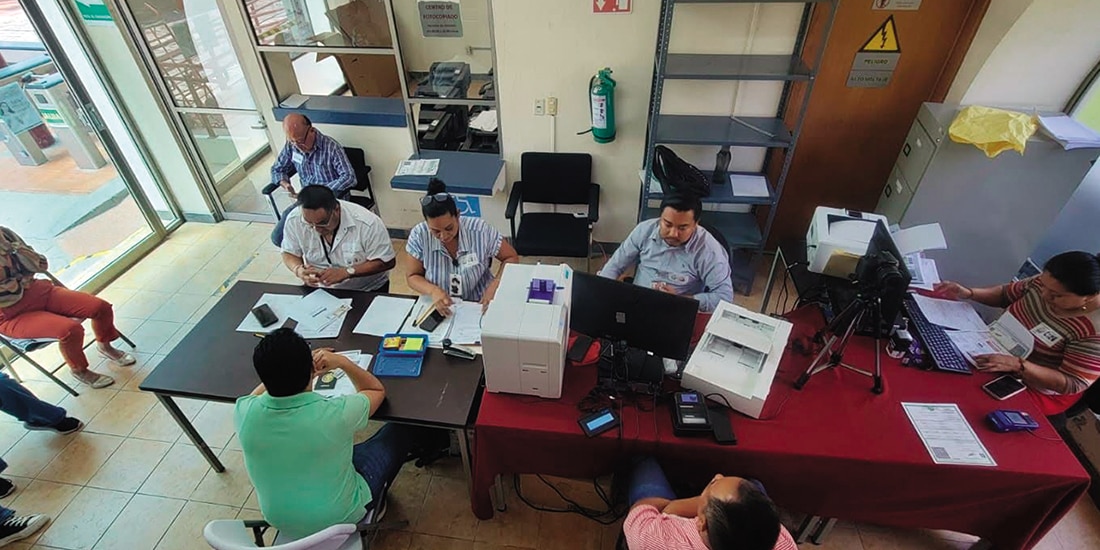 ASPECTO de un módulo de Finanzas de Chiapas, que no laborará mañana. La dependencia instaló un módulo de licencias en el Poder Judicial, para acercar el trámite a más ciudadanos.