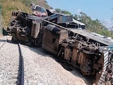 Uno de los vagones del tren que se descarriló, ayer.