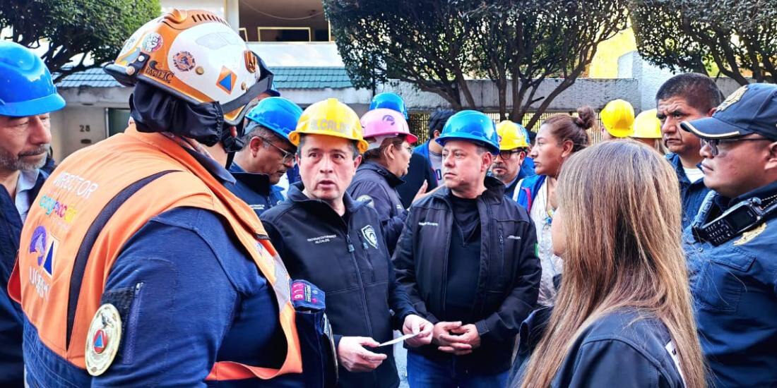 Giovani Gutiérrez anuncia apoyo a damnificados por explosión en Paseos de Taxqueña, Coyoacán.