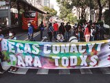 Estudiantes de posgrado de la UNAM se manifestaron por la reducción de becas, lo cual, afirmaron, afectó a dos tercios de los alumnos inscritos al programa, en noviembre pasado.