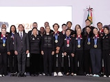 LA MANDATARIA, ayer, en Palacio con los medallistas de los Juegos Centroamericanos