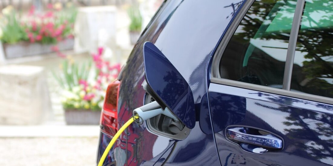 Entre los rubros que benefician al consumidor de autos eléctricos, destaca el ahorro en combustible