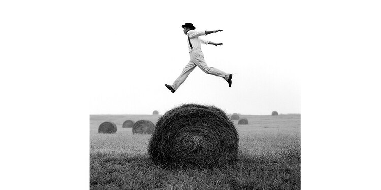 Don saltando sobre un rollo de heno no. 1