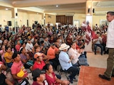 El senador con licencia, en una asamblea, en Campeche, ayer.