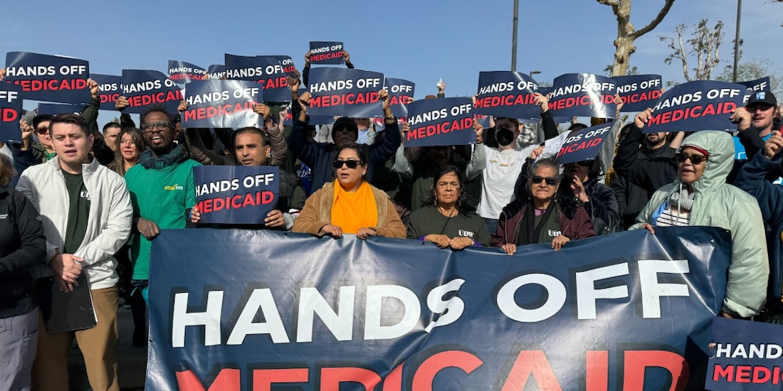 Protesta contra los cambios al programa de salud, en California, en marzo pasado.