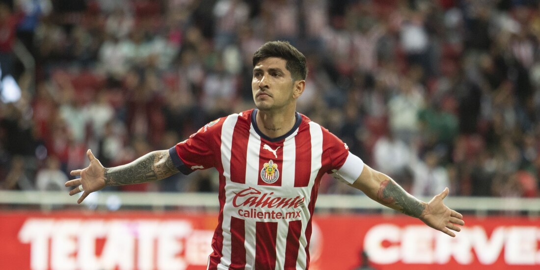 Víctor Guzman celebra su gol en el partido entre Chivas y Santos, en la Jornada 10 del Torneo Clausura 2023 de la Liga MX,
