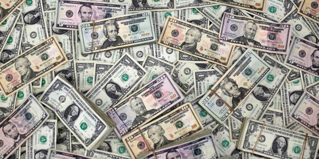 El tipo de cambio interbancario se ubicaba en 19.9256 unidades por dólar.