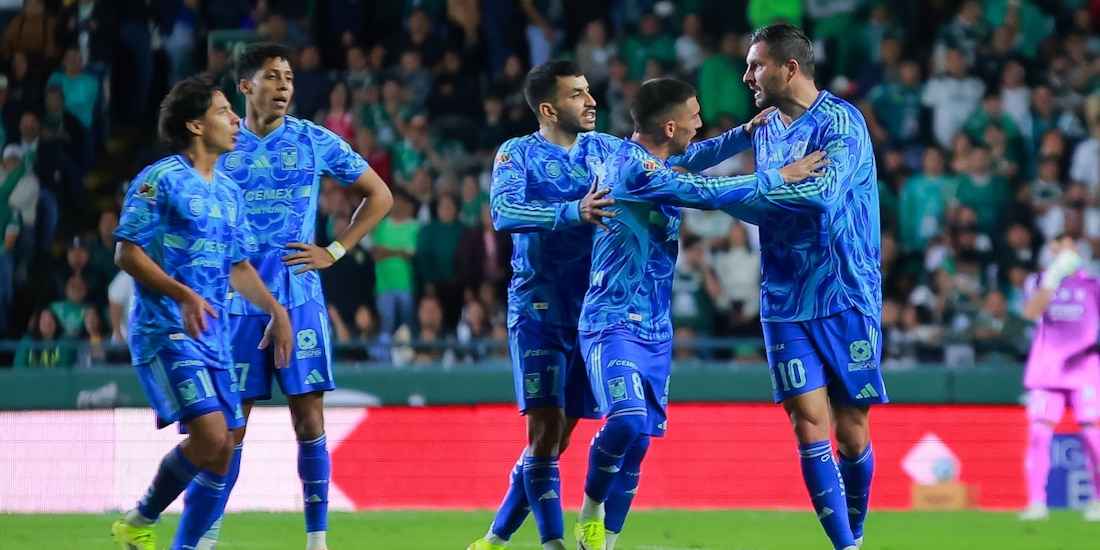 André-Pierre Gignac fue expulsado por primera vez en su carrera, en la visita de Tigres a León en la Jornada 4 de la Liga MX.