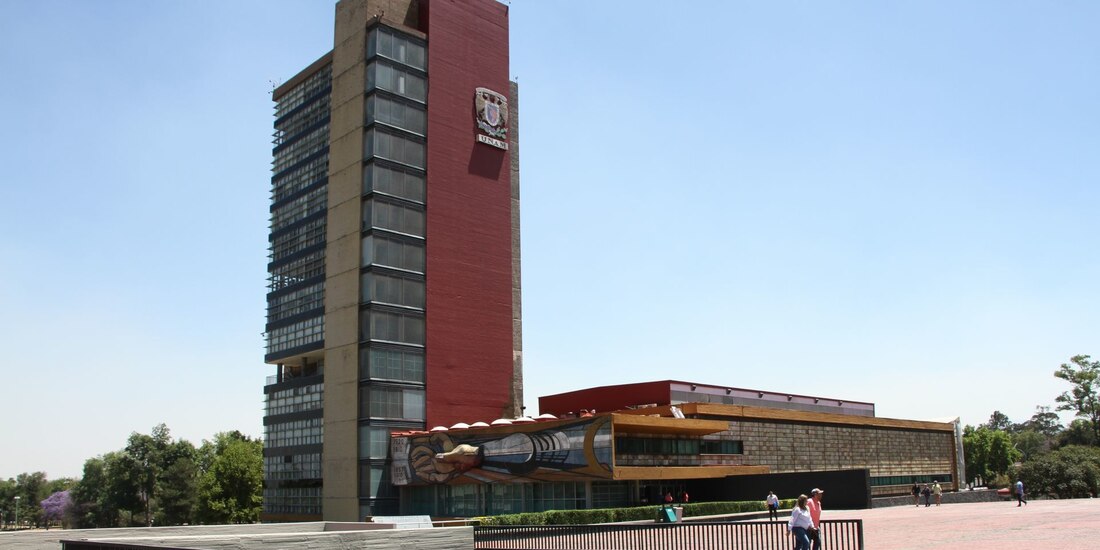 Torre de Rectoría en Ciudad Universitaria, como imagen temática.