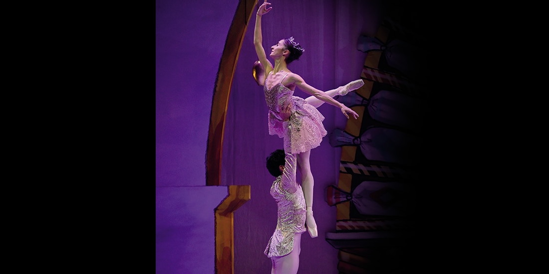 Los bailarines, al ensayar la Danza del Hada del Azúcar.