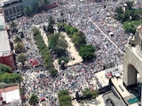 MEXICANOS abarrotan el Monumento a la Revolución y apoyan a la Presidenta, ayer