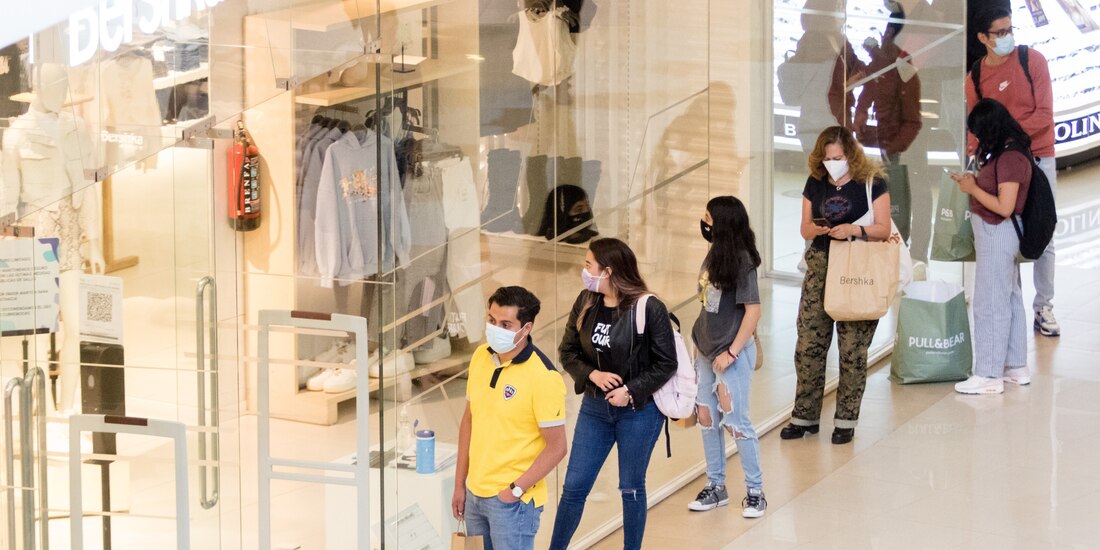 Ambas entidades decidieron pasar a semáforo amarillo de riesgo COVID-19 y reaperturar más actividades