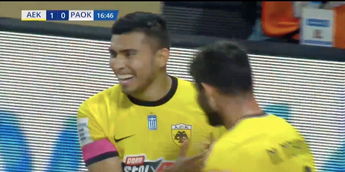 Orbelín Pineda abrió el marcador en el duelo entre su equipo, el AEK, ante el PAOK en la Superliga de Grecia
