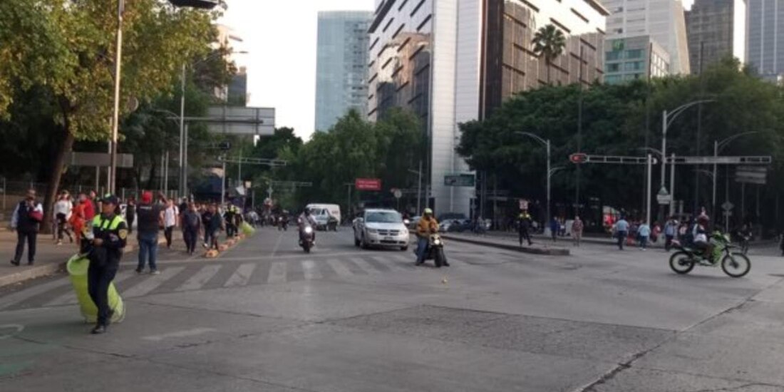 Retiran bloqueos de trabajadores de Secgob tras mesa de trabajo.