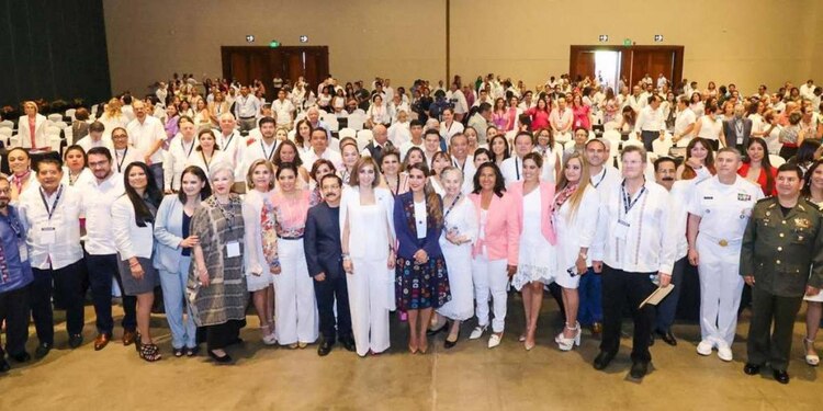 La gobernadora destacó la institucionalidad, unidad, y sororidad que existe en el gremio notarial, lo que ha permitido ir generando nuevos espacios de desarrollo.