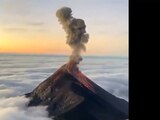 Las autoridades guatemaltecas declararon en erupción el volcán de Fuego este domingo.