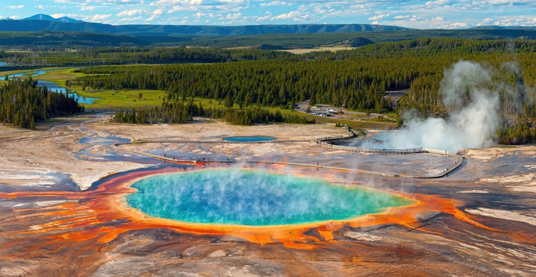 Grand Prismatic Spring es la tercera fuente termal más grande del mundo y está ubicada en el Parque Nacional Yellowstone