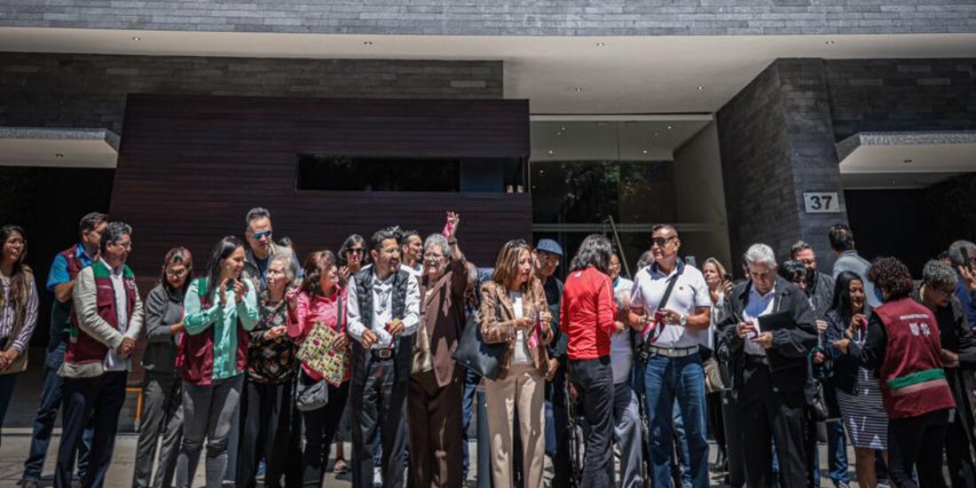 Entregan viviendas nuevas a quienes sufrieron daños en sus casas en el sismo de 2017.