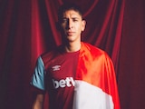 Edson Álvarez con el uniforme del West Ham United