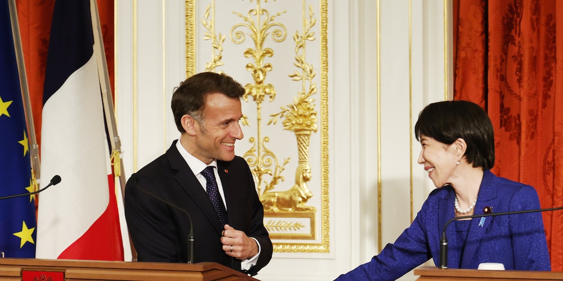 El presidente de Francia, Emmanuel Macron y la Primera Ministra de Japón Sanae Takaichi